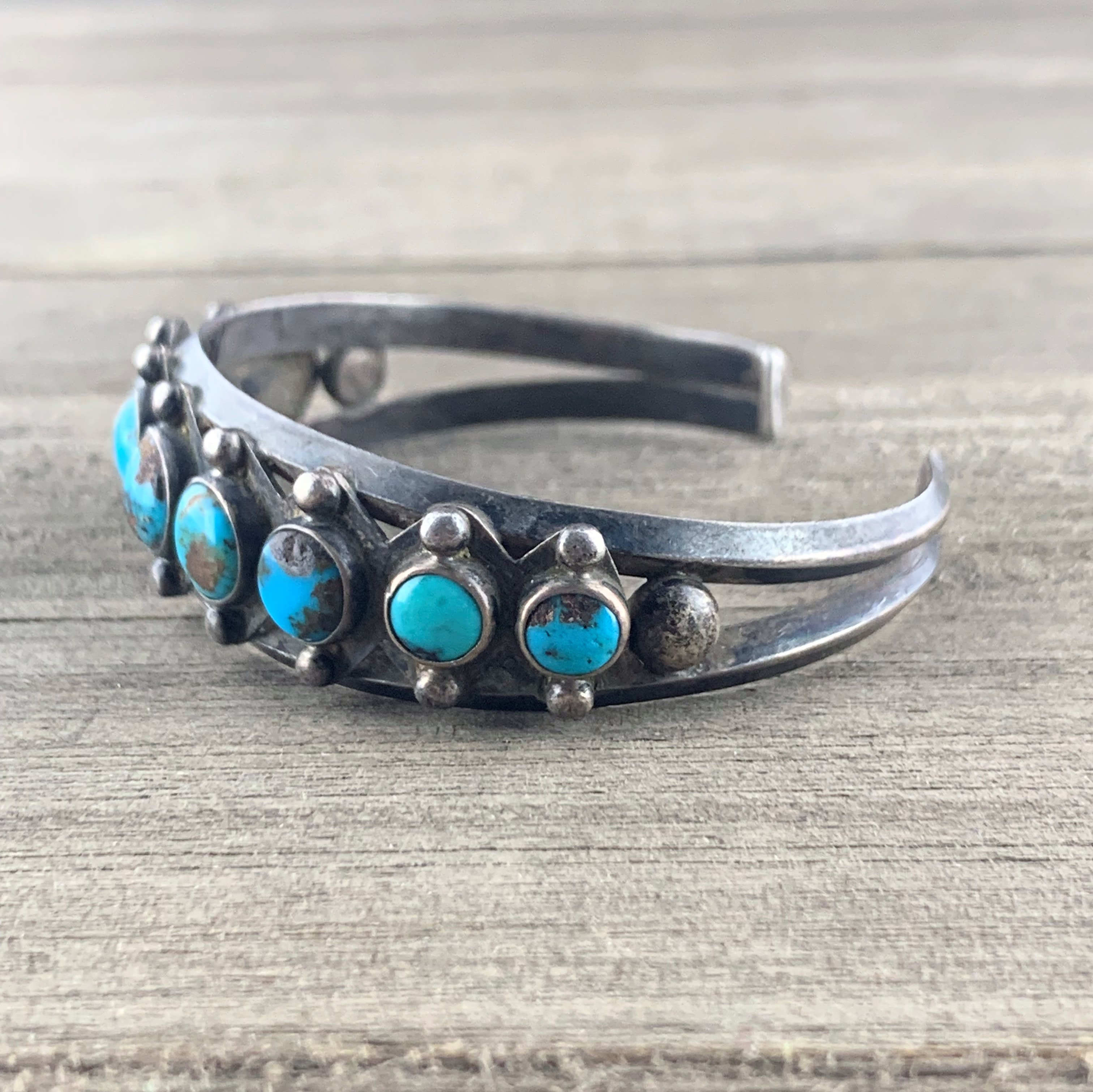 Vintage Native American Sterling Silver Cluster Turquoise Bracelet For  Women - Mountain Of Jewels Jewelry & Watches:Ethnic, Regional & Tribal: Bracelets & Charms